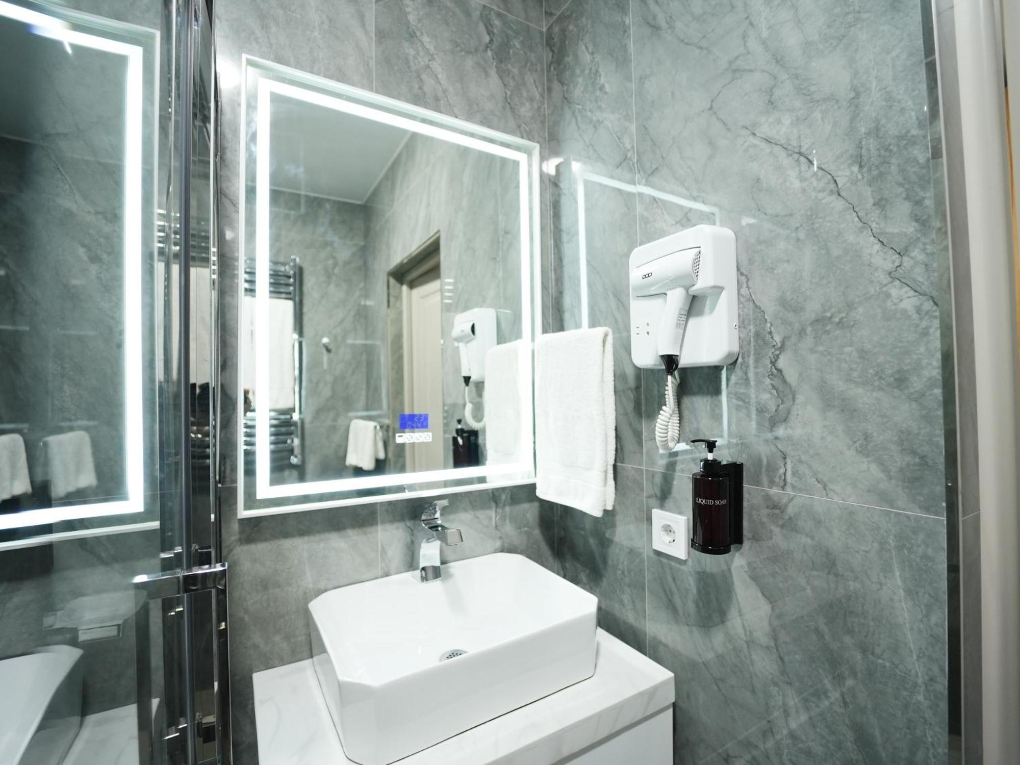 Avant Hotel Tashkent Pool&Spa Екстер'єр фото